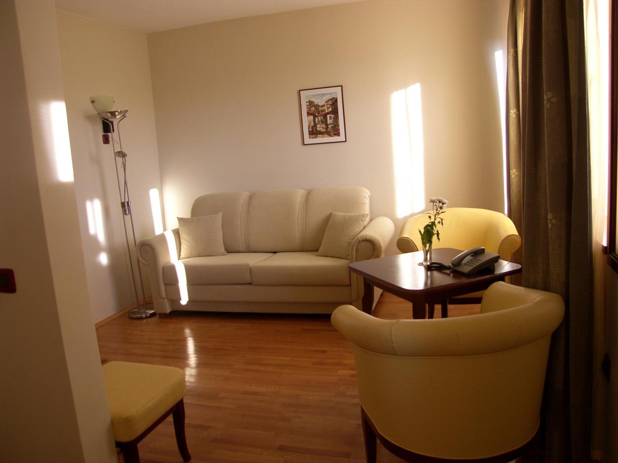 Meridian Hotel Bolyarski Veliko Tarnovo Extérieur photo