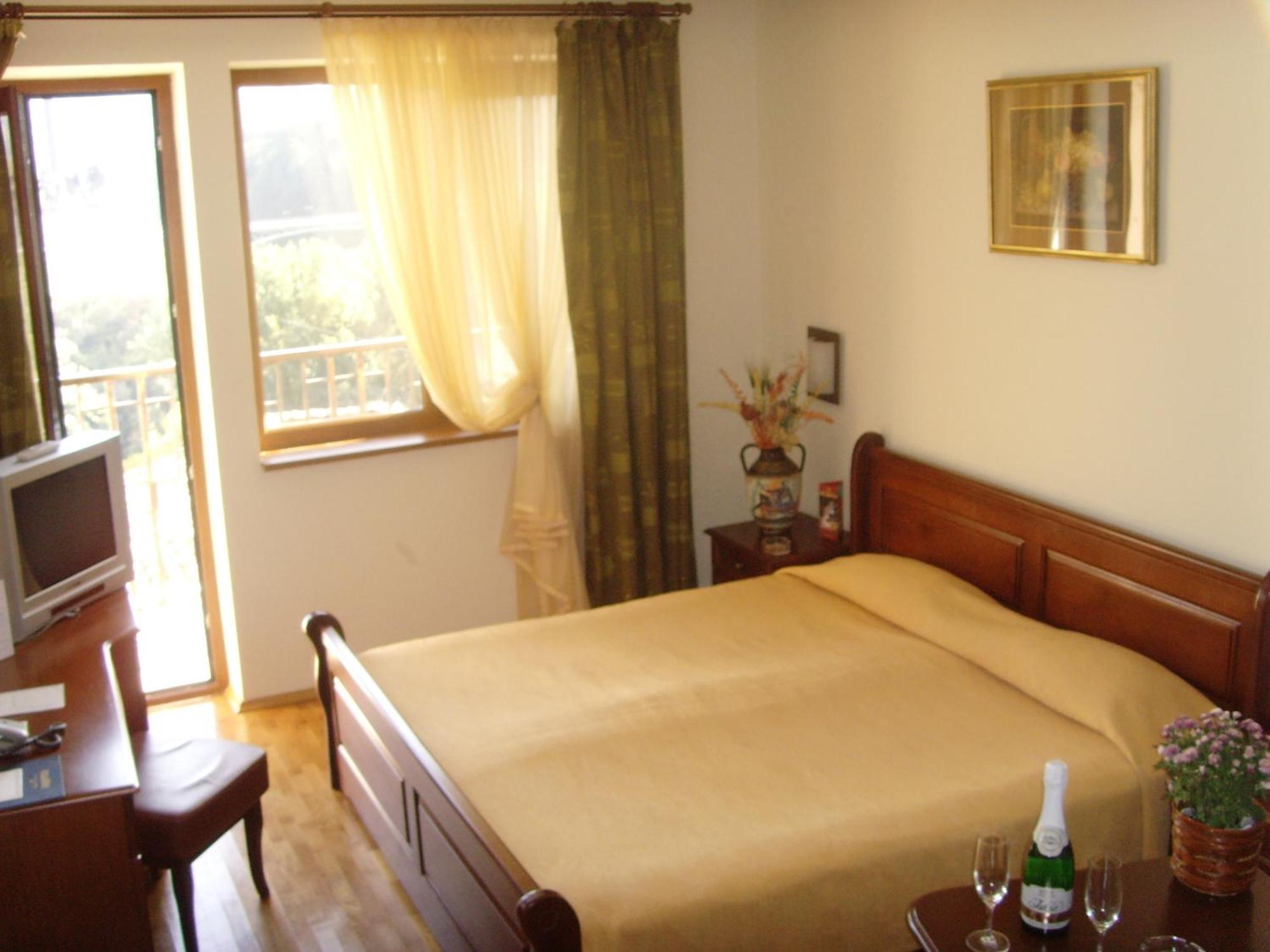 Meridian Hotel Bolyarski Veliko Tarnovo Extérieur photo